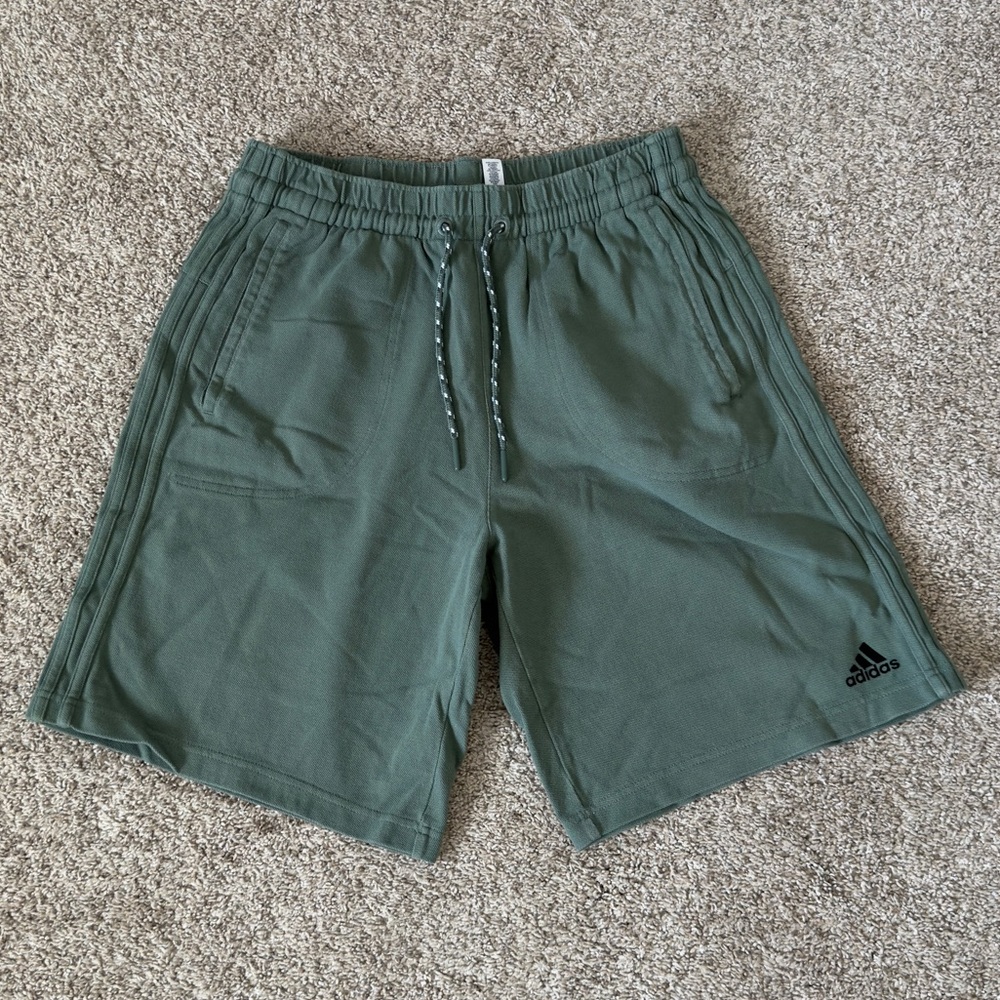 Adidas Men’s athletic Cotton Shorts Men Sage green size Medium